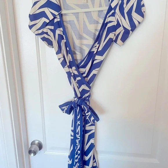 Diane Von Furstenberg | Dresses | Vintage Diane Von Furstenberg Dvf Wrap Dress Size 4 | Poshmark Diane Von Furstenberg | Dresses | Vintage Diane Von Furstenberg Dvf Wrap Dress Size 4 | Poshmark